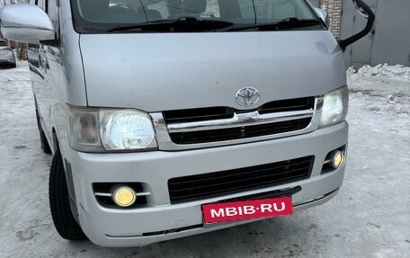 Toyota HiAce H200, 2005 год, 2 015 000 рублей, 4 фотография