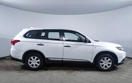 Mitsubishi Outlander III рестайлинг 3, 2019 год, 1 780 000 рублей, 4 фотография