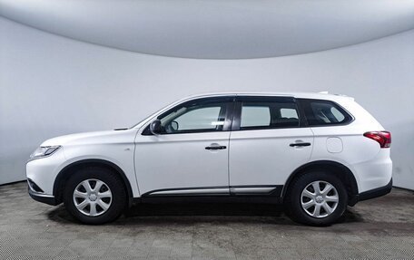 Mitsubishi Outlander III рестайлинг 3, 2019 год, 1 780 000 рублей, 8 фотография