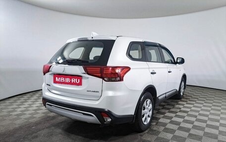 Mitsubishi Outlander III рестайлинг 3, 2019 год, 1 780 000 рублей, 5 фотография