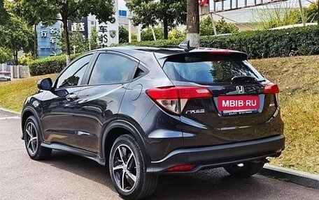 Honda Vezel, 2021 год, 1 830 000 рублей, 3 фотография