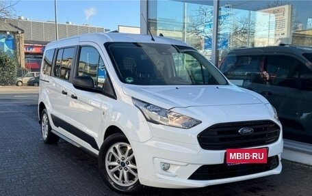 Ford Tourneo Connect II рестайлинг, 2022 год, 2 370 000 рублей, 1 фотография