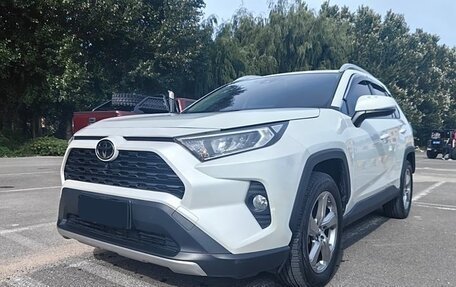 Toyota RAV4, 2022 год, 2 720 000 рублей, 1 фотография