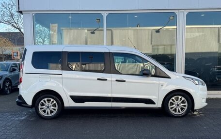 Ford Tourneo Connect II рестайлинг, 2022 год, 2 370 000 рублей, 4 фотография