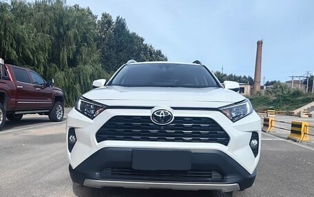 Toyota RAV4, 2022 год, 2 720 000 рублей, 6 фотография