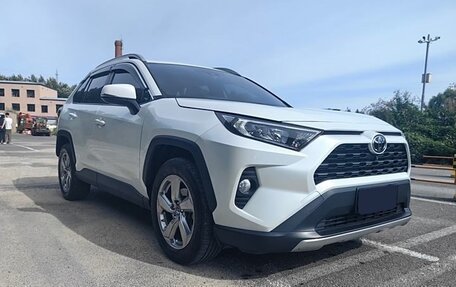 Toyota RAV4, 2022 год, 2 720 000 рублей, 5 фотография