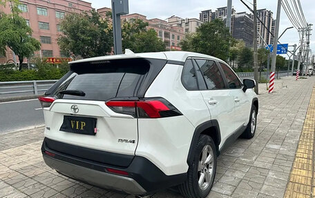 Toyota RAV4, 2021 год, 2 660 000 рублей, 8 фотография