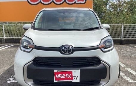 Toyota Sienta, 2022 год, 1 750 444 рублей, 12 фотография