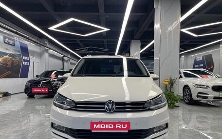 Volkswagen Touran III, 2021 год, 1 832 000 рублей, 4 фотография