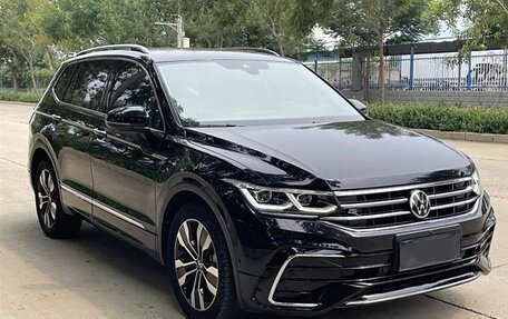 Volkswagen Tiguan II, 2022 год, 2 560 000 рублей, 5 фотография