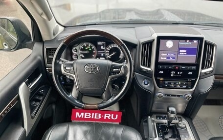 Toyota Land Cruiser 200, 2019 год, 8 100 000 рублей, 6 фотография