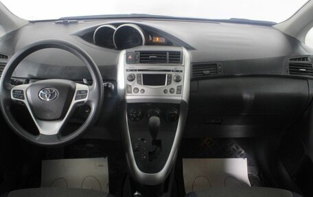 Toyota Verso I, 2011 год, 1 399 000 рублей, 11 фотография