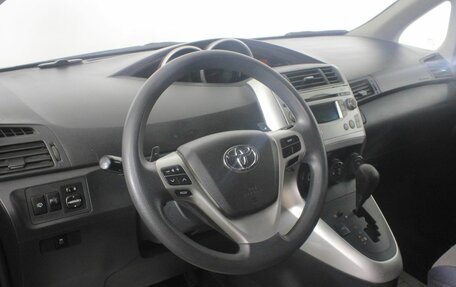 Toyota Verso I, 2011 год, 1 399 000 рублей, 13 фотография