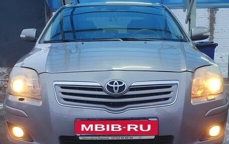 Toyota Avensis III рестайлинг, 2006 год, 770 000 рублей, 1 фотография