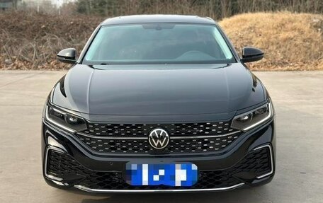 Volkswagen Passat B8 рестайлинг, 2021 год, 2 360 000 рублей, 2 фотография