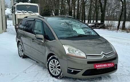 Citroen C4 Picasso II рестайлинг, 2010 год, 600 000 рублей, 3 фотография