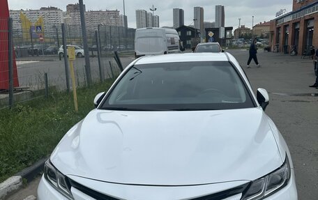 Toyota Camry, 2020 год, 2 600 000 рублей, 3 фотография