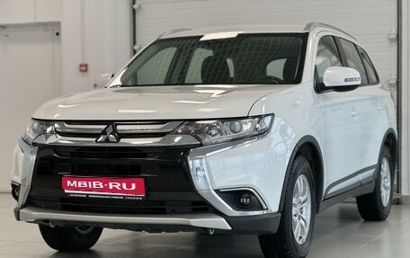 Mitsubishi Outlander III рестайлинг 3, 2018 год, 2 300 000 рублей, 1 фотография