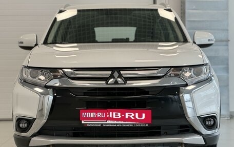 Mitsubishi Outlander III рестайлинг 3, 2018 год, 2 300 000 рублей, 2 фотография