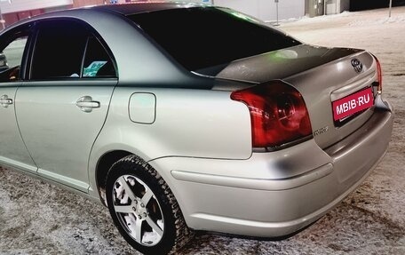 Toyota Avensis III рестайлинг, 2005 год, 890 000 рублей, 2 фотография