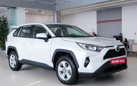 Toyota RAV4, 2024 год, 4 490 000 рублей, 3 фотография