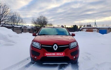 Renault Sandero II рестайлинг, 2016 год, 1 050 000 рублей, 2 фотография