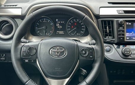 Toyota RAV4, 2018 год, 2 849 900 рублей, 16 фотография