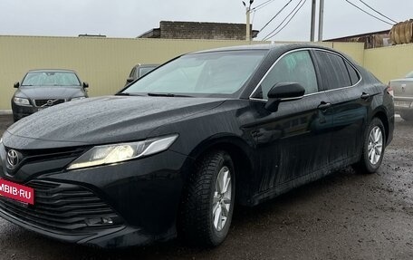 Toyota Camry, 2019 год, 2 700 000 рублей, 6 фотография