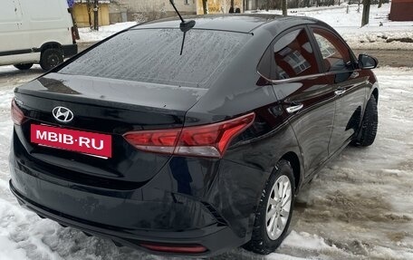 Hyundai Solaris II рестайлинг, 2021 год, 1 700 000 рублей, 2 фотография