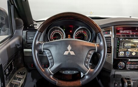 Mitsubishi Pajero IV, 2019 год, 3 990 000 рублей, 25 фотография