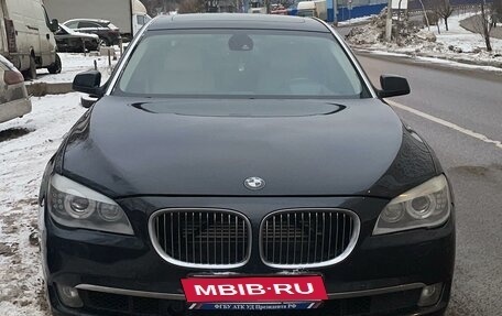 BMW 7 серия, 2010 год, 1 фотография