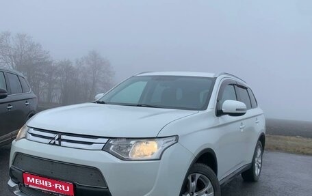 Mitsubishi Outlander III рестайлинг 3, 2014 год, 1 550 000 рублей, 1 фотография