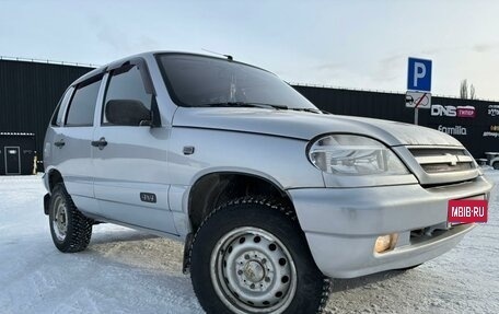 Chevrolet Niva I рестайлинг, 2005 год, 335 000 рублей, 1 фотография