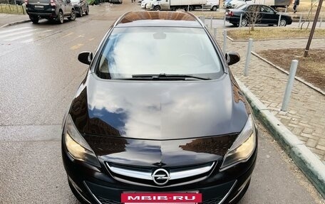 Opel Astra J, 2014 год, 895 000 рублей, 3 фотография