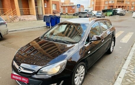 Opel Astra J, 2014 год, 895 000 рублей, 2 фотография