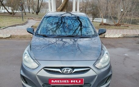 Hyundai Solaris II рестайлинг, 2011 год, 855 000 рублей, 13 фотография