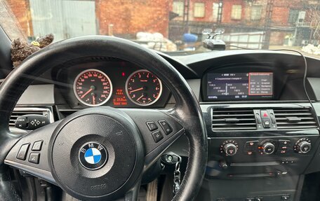 BMW 5 серия, 2004 год, 1 099 999 рублей, 9 фотография