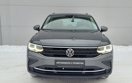 Volkswagen Tiguan II, 2021 год, 3 140 000 рублей, 2 фотография