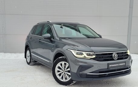 Volkswagen Tiguan II, 2021 год, 3 140 000 рублей, 3 фотография