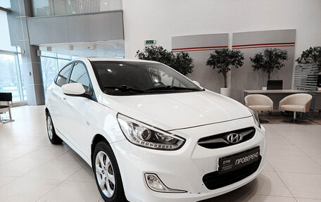 Hyundai Solaris II рестайлинг, 2013 год, 800 000 рублей, 3 фотография