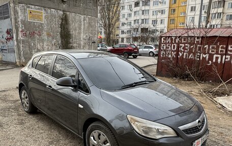 Opel Astra J, 2011 год, 750 000 рублей, 3 фотография