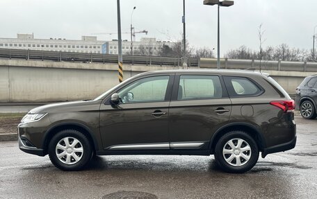 Mitsubishi Outlander III рестайлинг 3, 2019 год, 2 390 000 рублей, 7 фотография