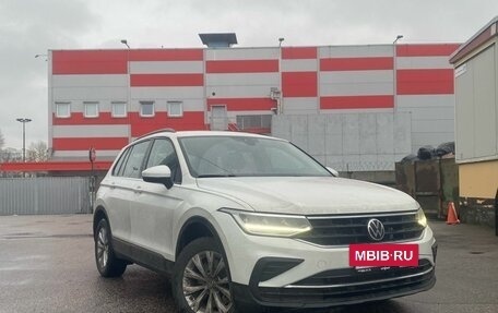 Volkswagen Tiguan II, 2021 год, 3 299 000 рублей, 3 фотография