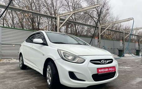 Hyundai Solaris II рестайлинг, 2014 год, 645 000 рублей, 1 фотография