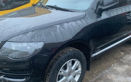 Volkswagen Touareg III, 2010 год, 1 560 000 рублей, 1 фотография