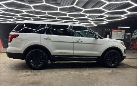 Ford Explorer VI, 2016 год, 2 800 000 рублей, 6 фотография