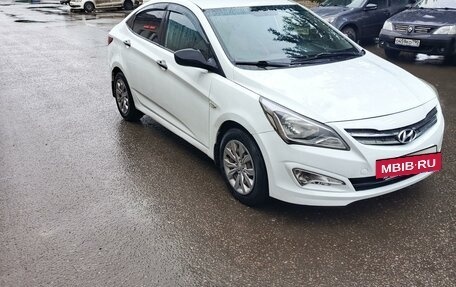 Hyundai Solaris II рестайлинг, 2015 год, 580 000 рублей, 2 фотография