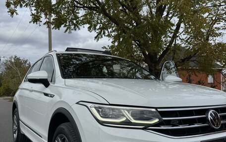 Volkswagen Tiguan II, 2020 год, 4 050 000 рублей, 4 фотография