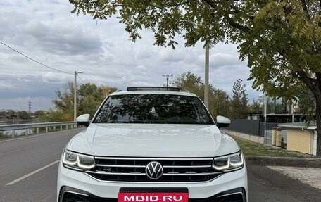 Volkswagen Tiguan II, 2020 год, 4 050 000 рублей, 3 фотография