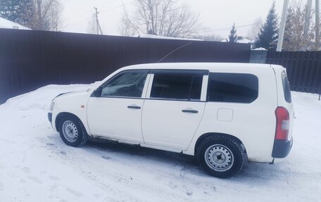 Toyota Probox I, 2003 год, 550 000 рублей, 3 фотография